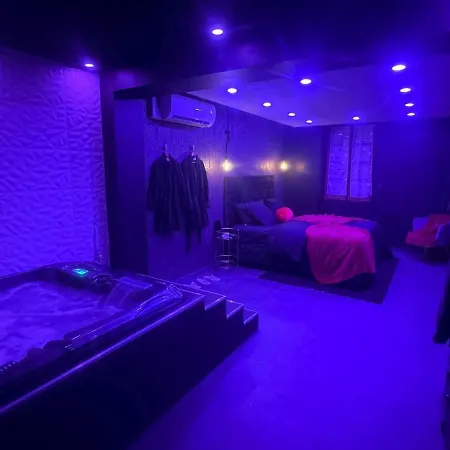 Sweety's Eden Jacuzzi - Privé Sauna Cinéma Jardin - Terrasse Centre-ville *