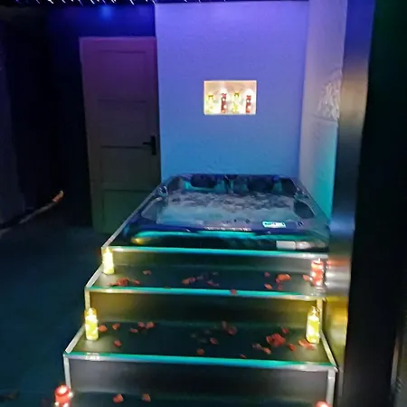 Sweety's Eden Jacuzzi - Prive Sauna Cinema Jardin - Terrasse Centre-ville Villa *