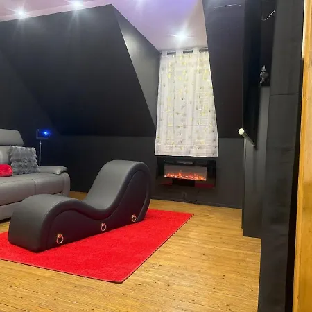 Sweety's Eden Jacuzzi - Privé Sauna Cinéma Jardin - Terrasse Centre-ville Le Mans