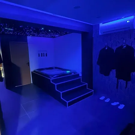 Sweety's Eden Jacuzzi - Privé Sauna Cinéma Jardin - Terrasse Centre-ville * Le Mans