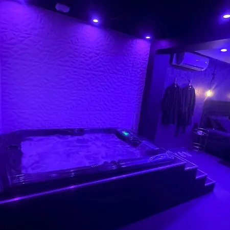 Sweety's Eden Jacuzzi - Prive Sauna Cinema Jardin - Terrasse Centre-ville Вилла
