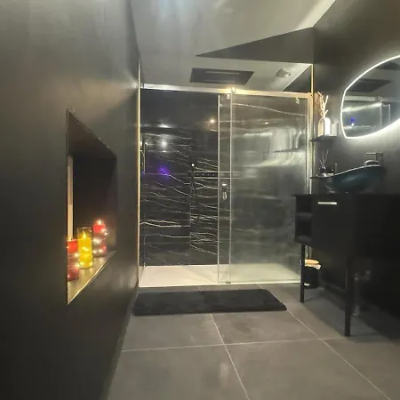 Villa Sweety's Eden Jacuzzi - Privé Sauna Cinéma Jardin - Terrasse Centre-ville *