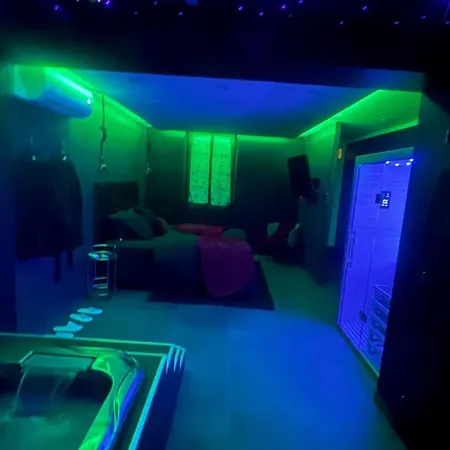 Sweety's Eden Jacuzzi - Prive Sauna Cinema Jardin - Terrasse Centre-ville * Ле-Ман