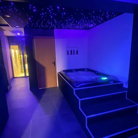 Villa Sweety's Eden Jacuzzi - Prive Sauna Cinema Jardin - Terrasse Centre-ville