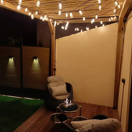 Sweety's Eden Jacuzzi - Privé Sauna Cinéma Jardin - Terrasse Centre-ville Villa