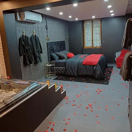 Вилла Sweety's Eden Jacuzzi - Prive Sauna Cinema Jardin - Terrasse Centre-ville