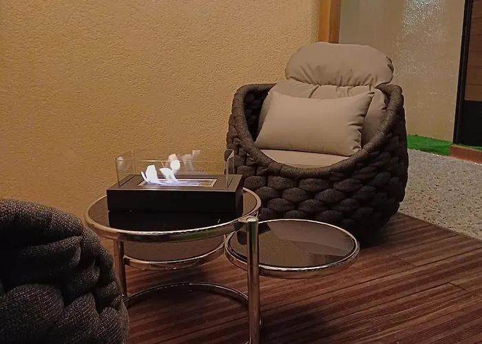 فيلة Sweety's Eden Jacuzzi - Jacuzzi Prive Sauna Cinema Jardin - Terrasse Centre-ville لو مان