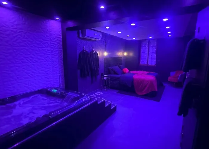 Sweety's Eden Jacuzzi - Jacuzzi Prive Sauna Cinema Jardin - Terrasse Centre-ville *