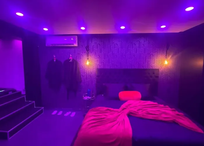 Sweety's Eden Jacuzzi - Jacuzzi Prive Sauna Cinema Jardin - Terrasse Centre-ville فيلة