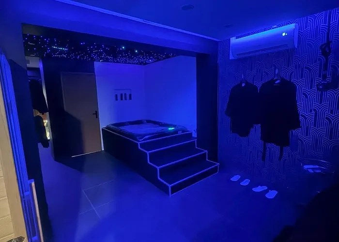 Sweety's Eden Jacuzzi - Jacuzzi Prive Sauna Cinema Jardin - Terrasse Centre-ville * لو مان