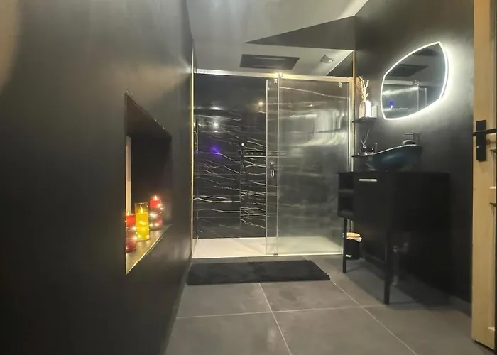 Villa Sweety's Eden Jacuzzi - Jacuzzi Prive Sauna Cinema Jardin - Terrasse Centre-ville *