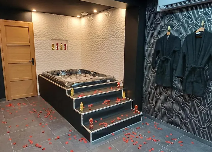 Sweety's Eden Jacuzzi - Jacuzzi Prive Sauna Cinema Jardin - Terrasse Centre-ville *