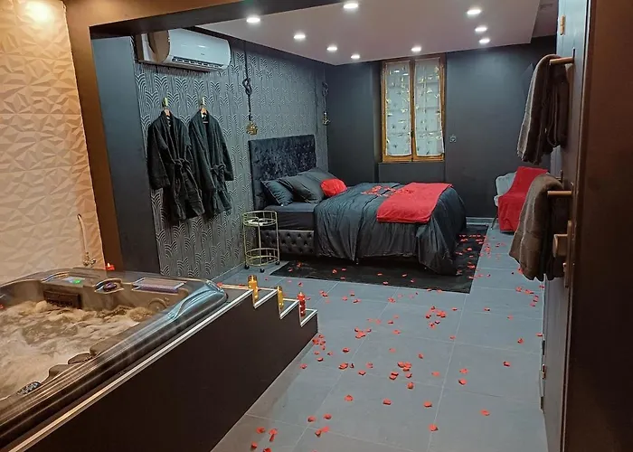 فيلة Sweety's Eden Jacuzzi - Jacuzzi Prive Sauna Cinema Jardin - Terrasse Centre-ville