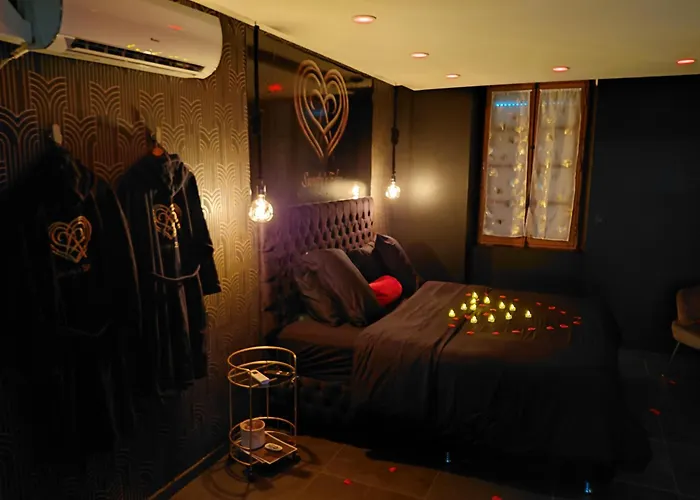 Villa Sweety's Eden Jacuzzi - Jacuzzi Prive Sauna Cinema Jardin - Terrasse Centre-ville *